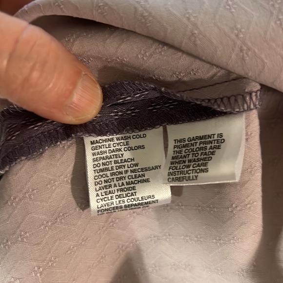 Tommy Bahama Button Down Short Sleeve Camp Shirt Sz Medium Plum - Picture 10 of 11